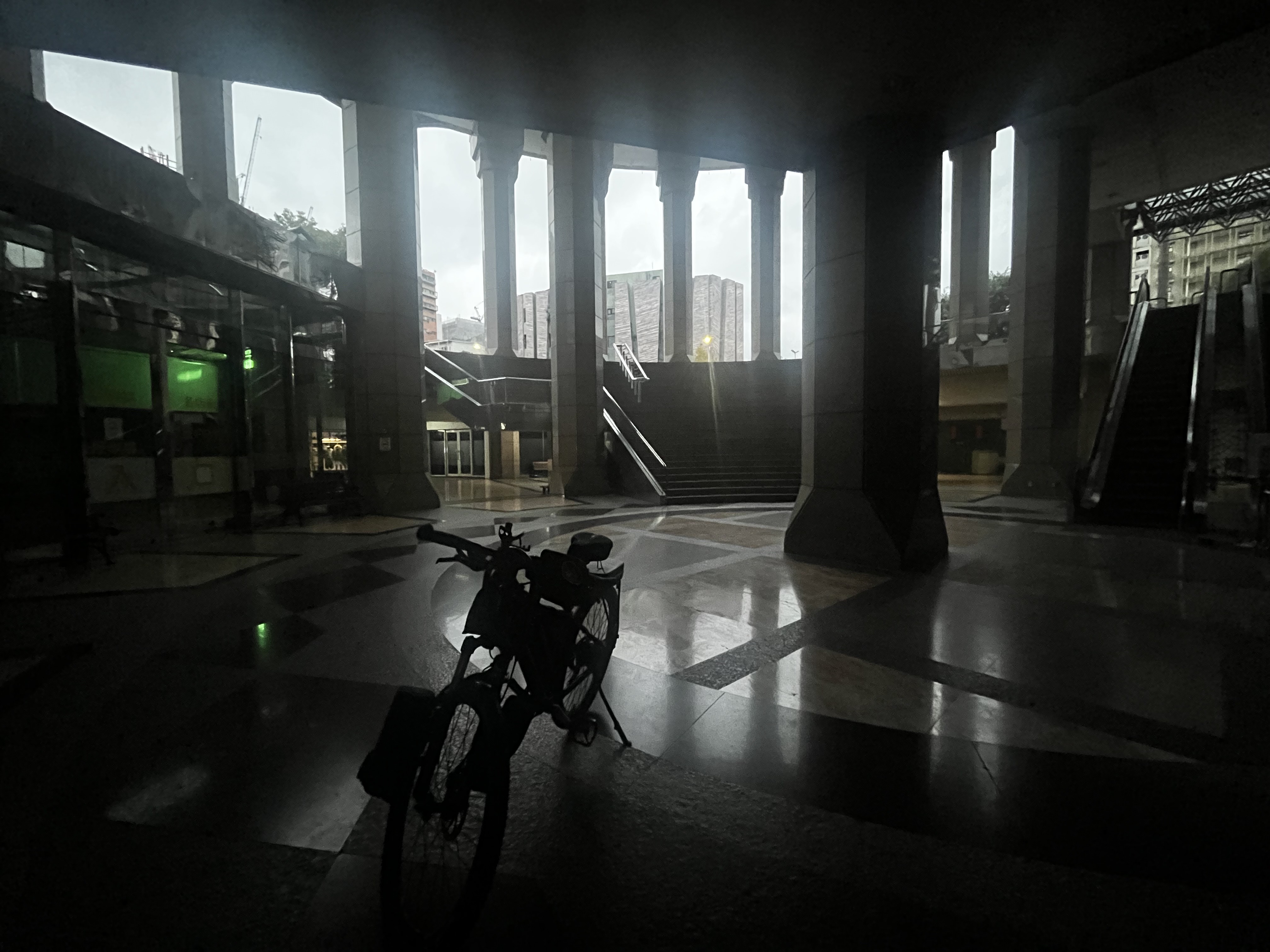 三重湯城入口與基地外部氛圍