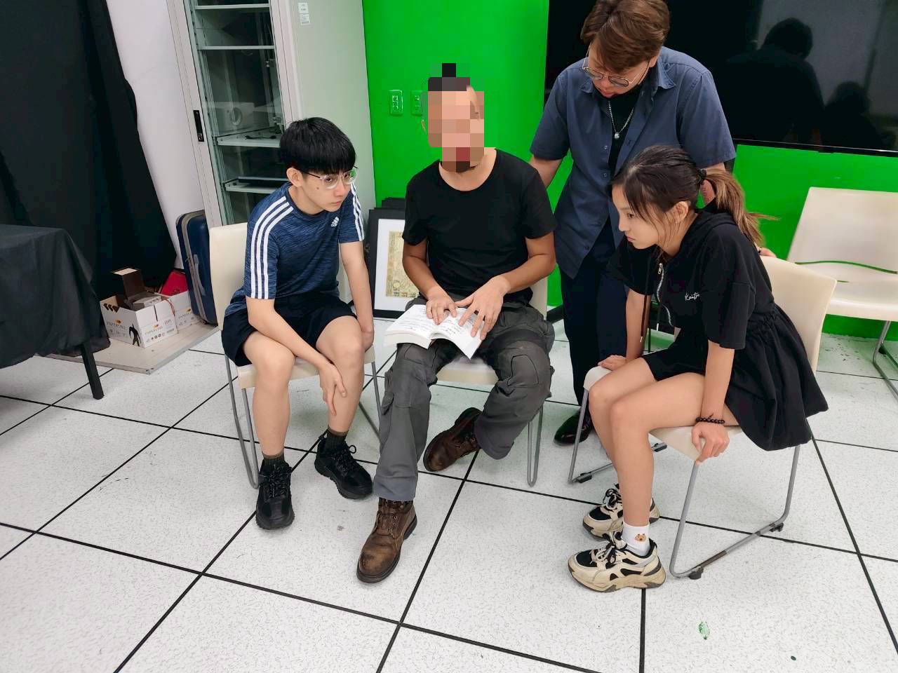 末日教學課程中的閱讀與討論